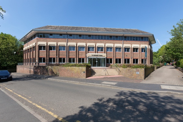 bricket news - Threadneedle Refurbishes 10 Bricket Road In St Albans And Agrees New Lease With PWC